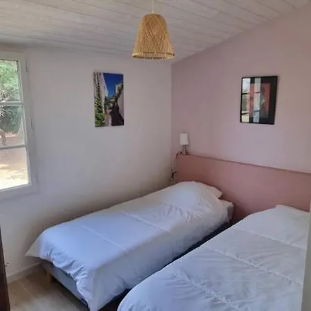 Nice House With Garden 500m From The Beach