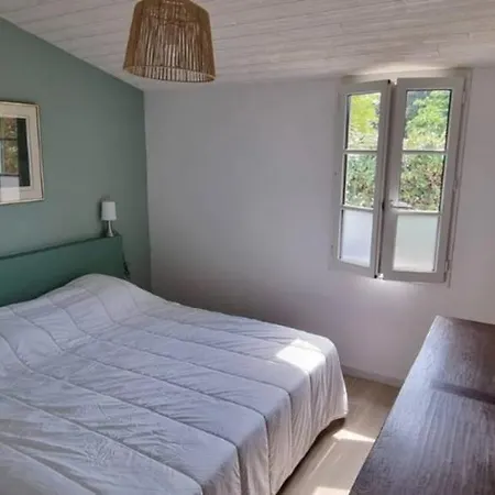 Dom wakacyjny Nice House With Garden 500m From The Beach Les Portes-en-Re