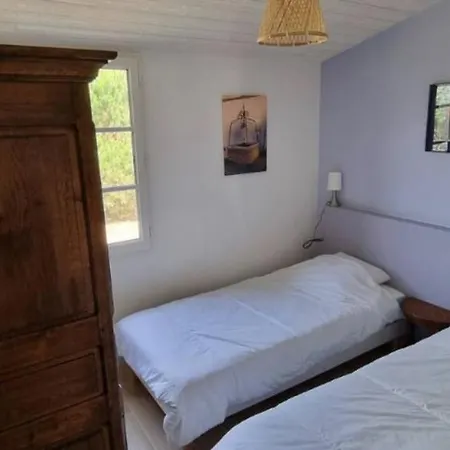 Dom wakacyjny Nice House With Garden 500m From The Beach *