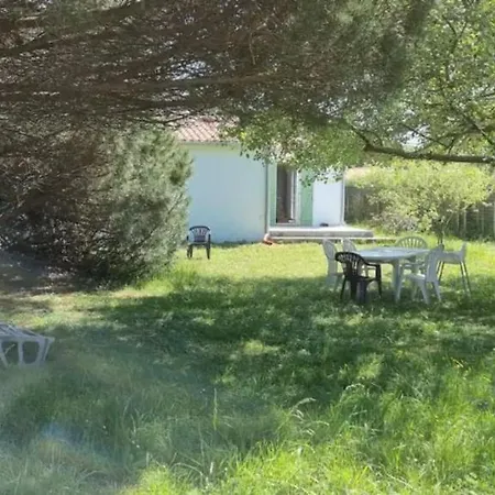 Nice House With Garden 500m From The Beach Dom wakacyjny Les Portes-en-Re