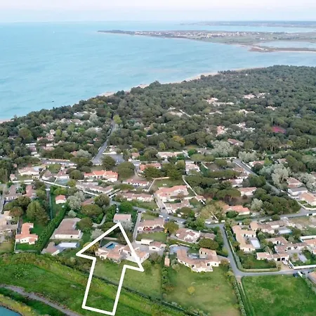 Dom wakacyjny Nice House With Garden 500m From The Beach Les Portes-en-Re